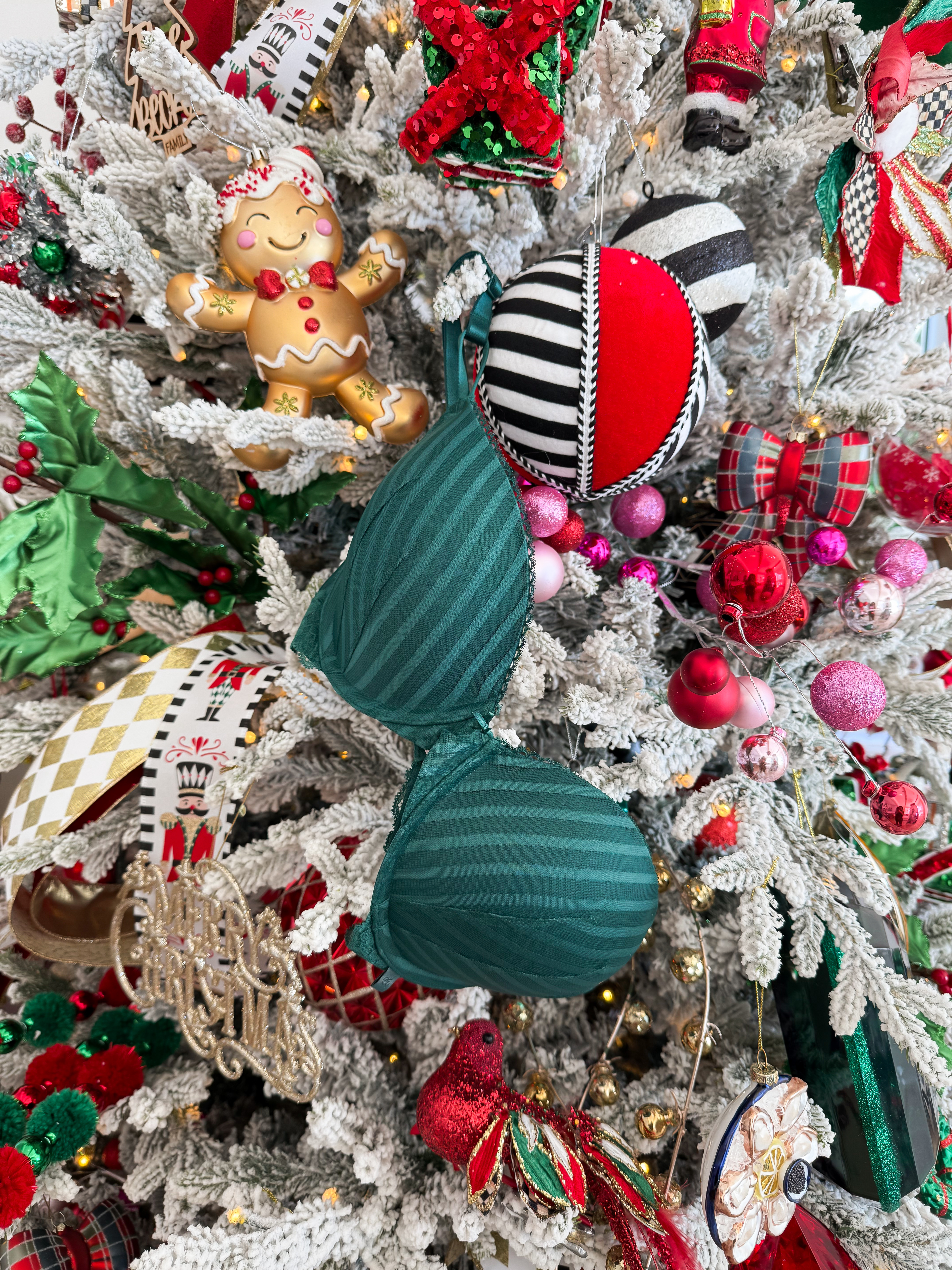 Sequins, bows, satin, and sparkle season is officially here ✨🎀
Trying on my holiday favorites from @victoriasecret  - from cozy glam to full-on festive - and everything is 30% off right now for early Black Friday! Shop my recent order below ❤️ #VSPartner #BlackFriday


 

#LTKFindsUnder50 #LTKHoliday #LTKGiftGuide