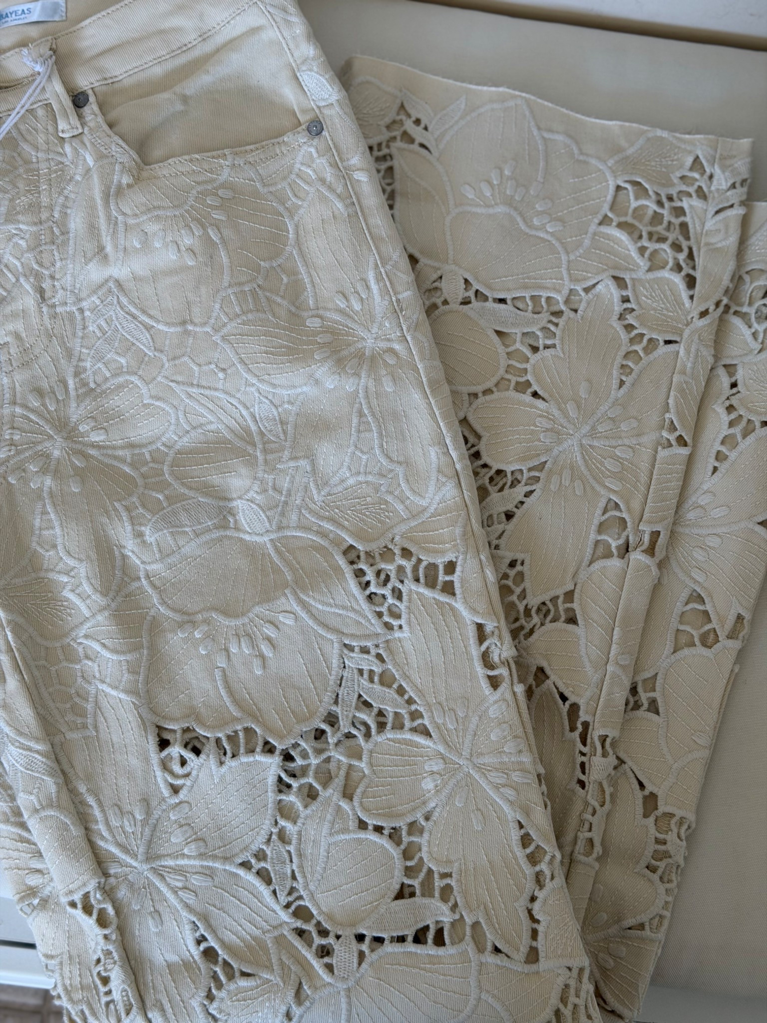 Perfect floral spring jeans

#LTKSeasonal