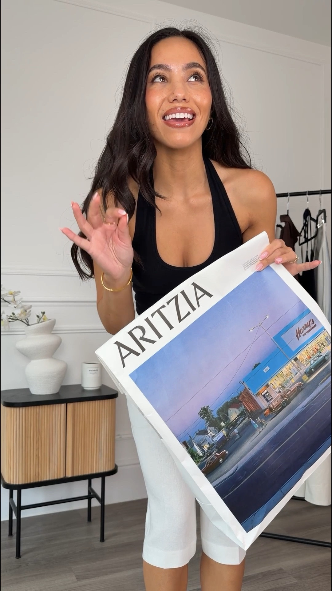 Aritzia has just landed in the UK and it’s the ultimate place for minimal chic staples 💁🏻‍♀️ here are some of my favourites 

Wearing size XS in all pieces 

#ad #aritziapartner @Aritzia

#LTKsummer #LTKspring