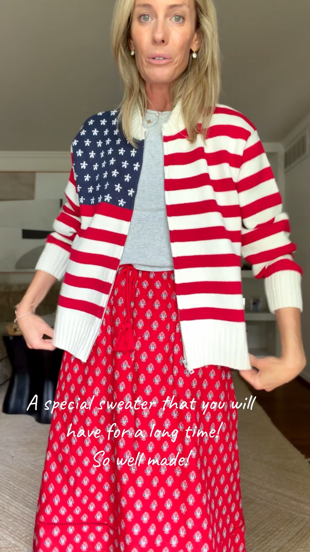 Size M / it’s so well made and perfect for summer getaways and 4th!