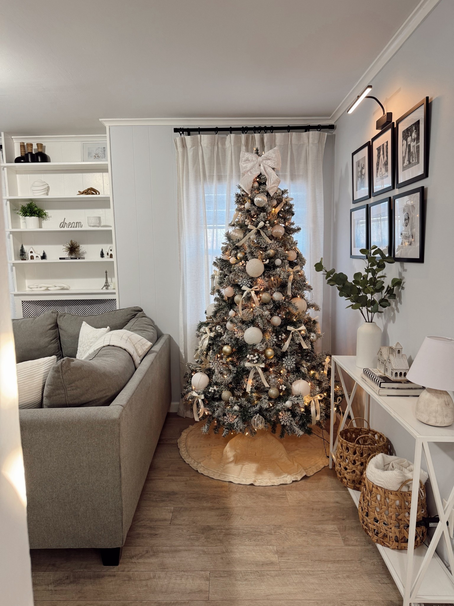 Christmas tree 🌲 

#LTKHoliday #LTKHome