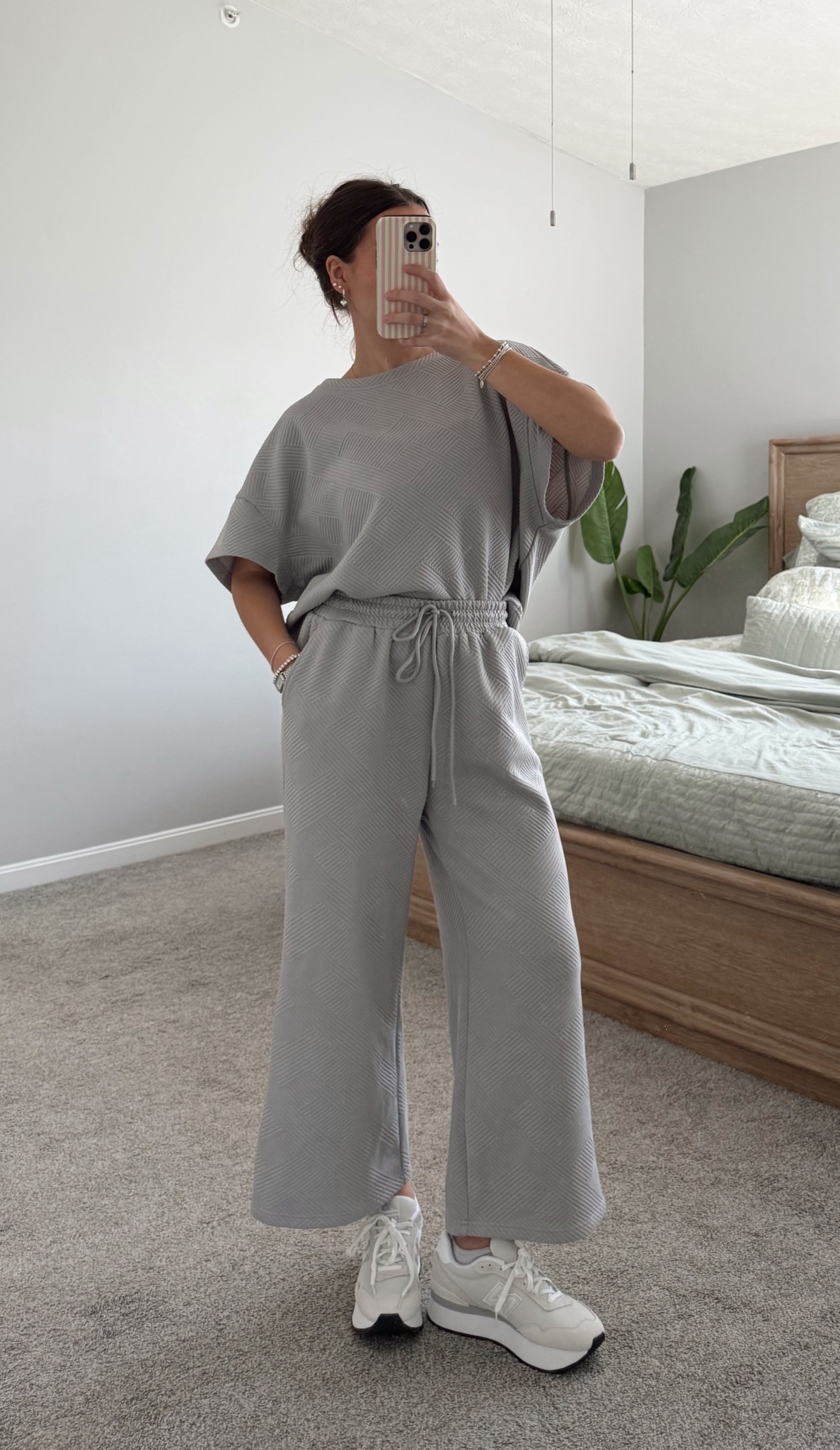 size medium 

#LTKootd #LTKgrwm #LTKSeasonal