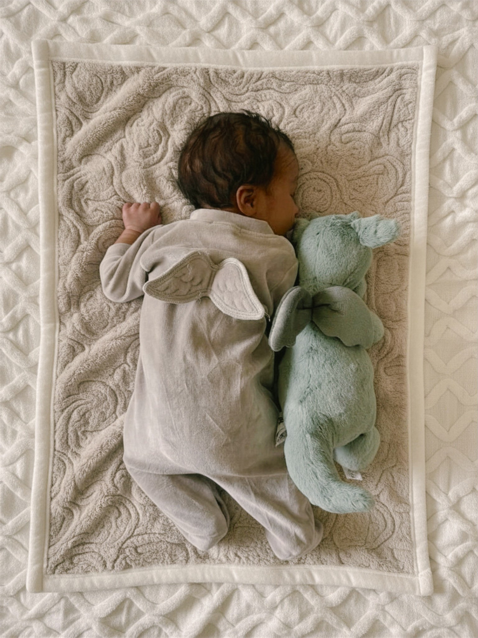 All five of my babies have worn this onesie I grabbed in London 🥹💛 

Angel baby
Newborn 
Baby boy
Pajamas
Kids clothes
Baby clothes
Postpartum 
Motherhood

#LTKmomlife #LTKBaby #LTKKids