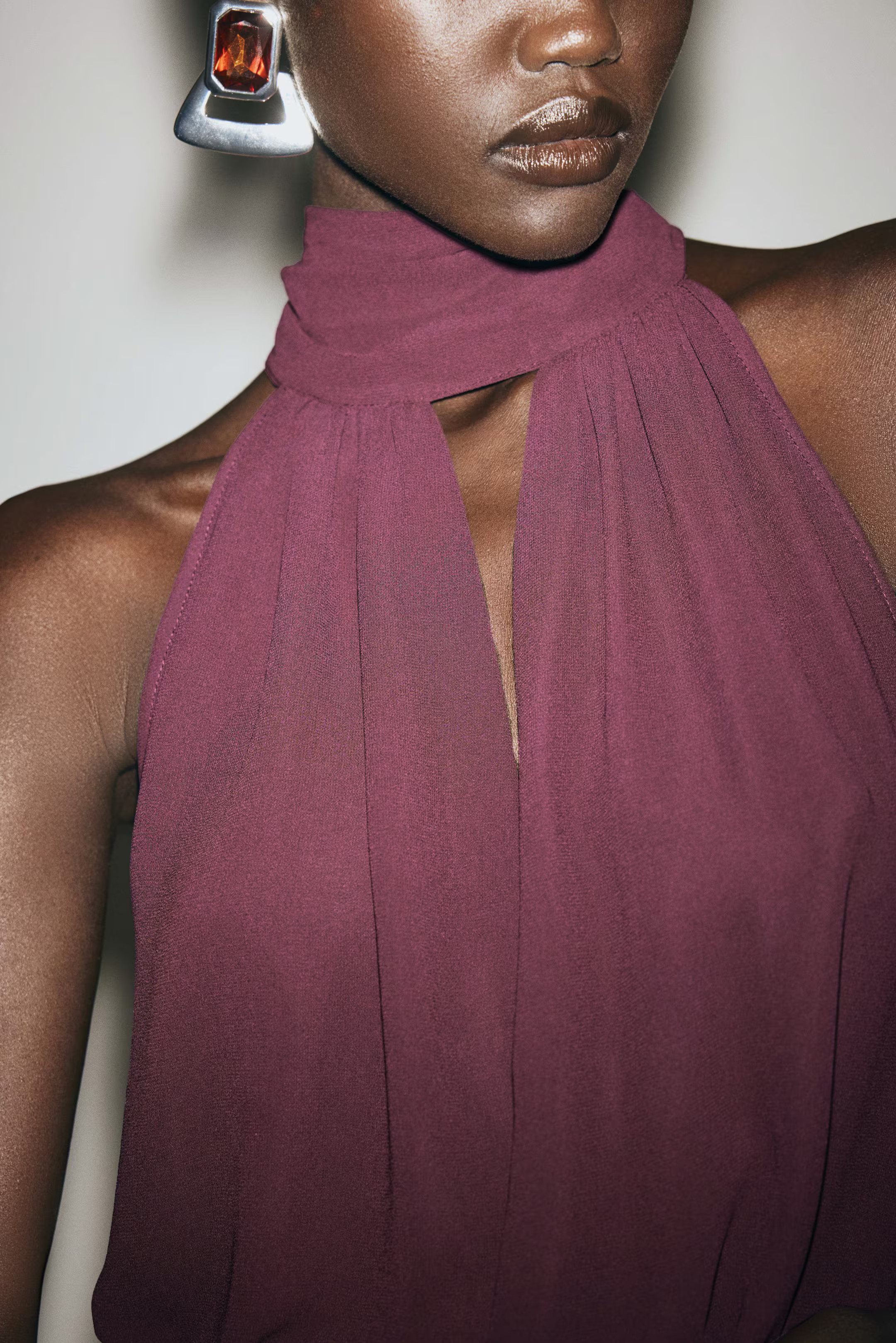 Scarf-collar top | H&M (UK, MY, IN, SG, PH, TW, HK)