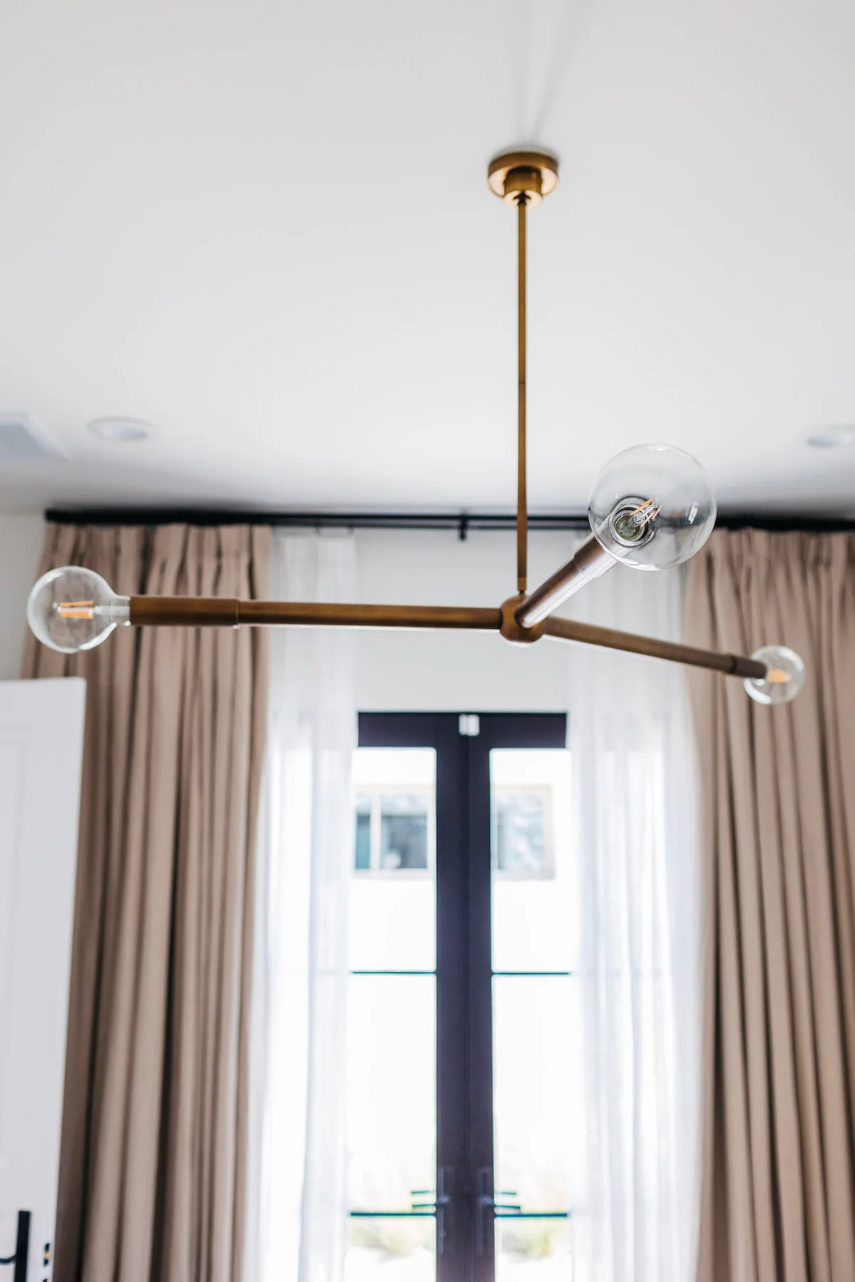 Regina Andrew Talon Chandelier - 3 Finishes | THELIFESTYLEDCO
