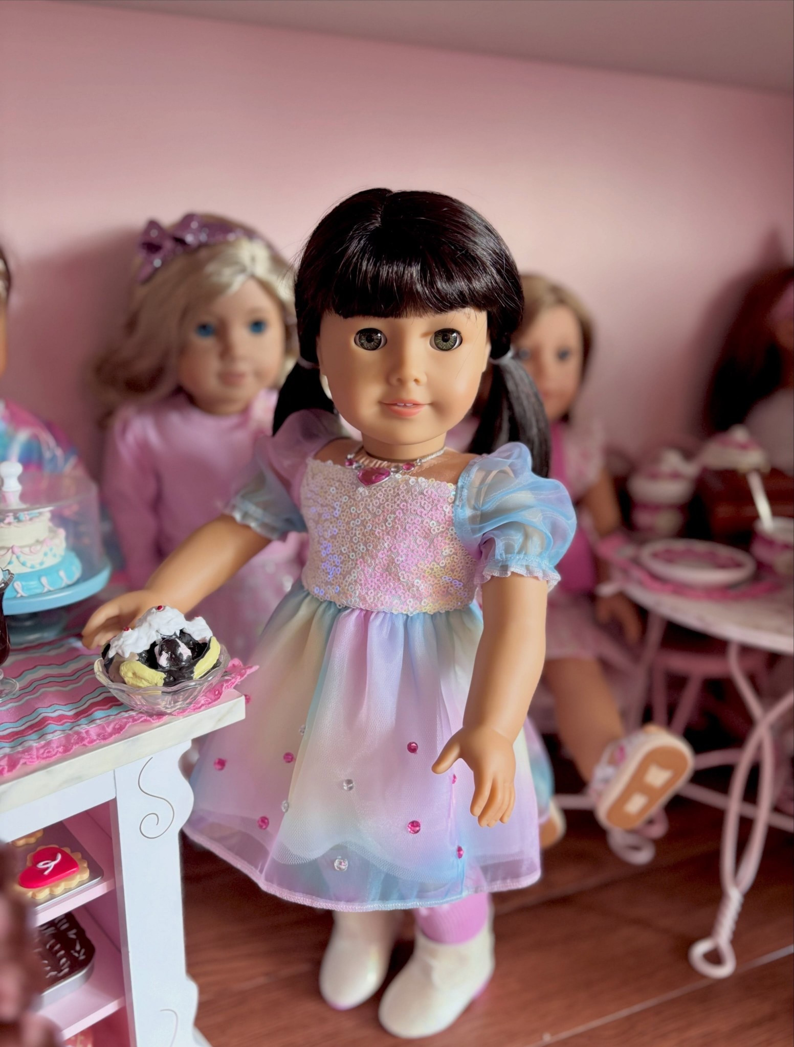 Day dreams and ice creams 🍨🍦💖 Meet my newest doll named Middleton! I’m SO excited to finally have a 48! My parents surprised me with her for graduation and she came from Middleton, Wisconsin! 🥹🎀 What’s your favorite numbered doll? Who is your dream doll? 💖🫶🏻
#agig #americangirlbrand #americangirldolls #trulyme #trulyme48