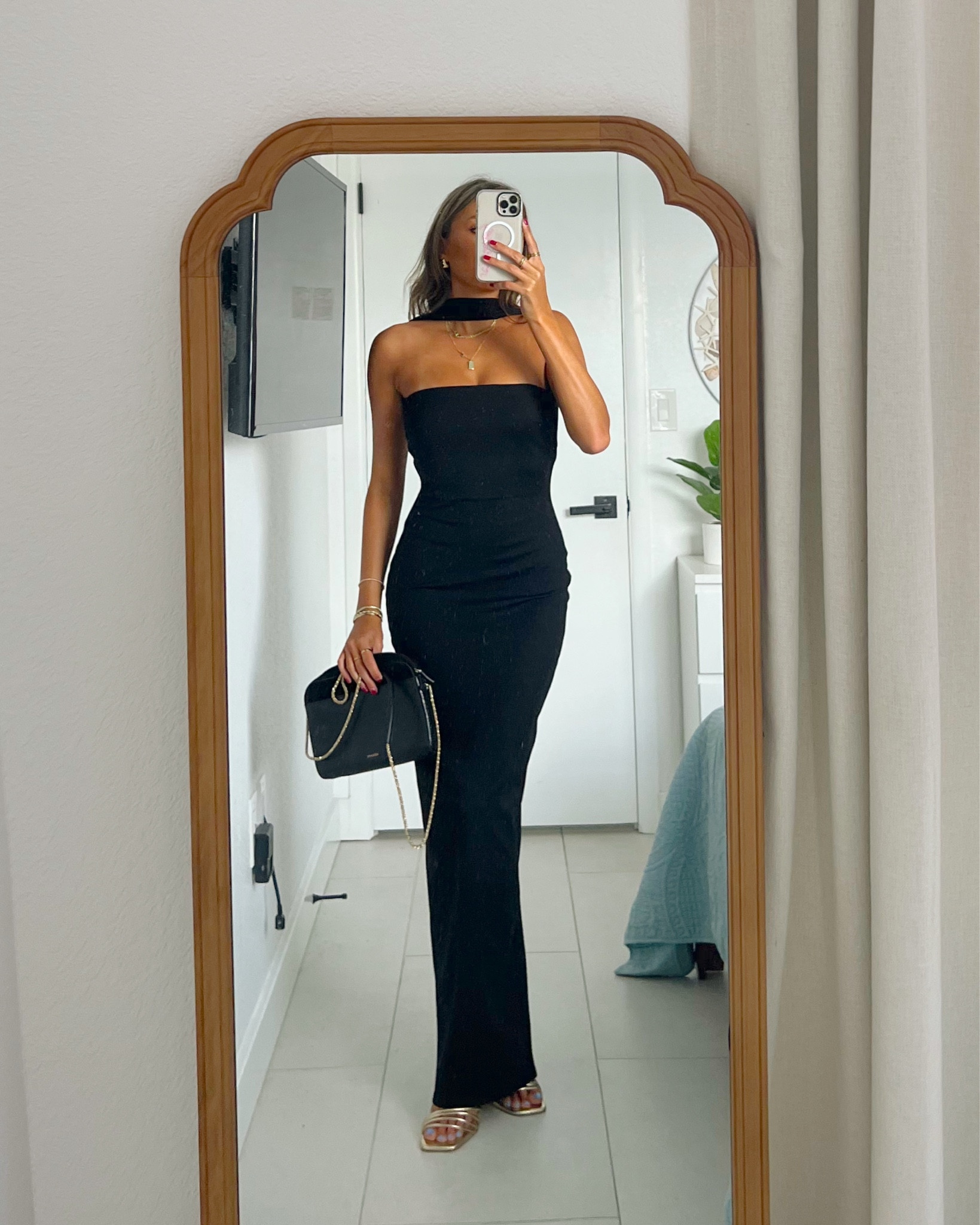 last minute holiday outfit ideas / the perfect Christmas outfit idea from Vestique 🎄❤️ wearing size XS in this sexy black dress 

#LTKHoliday