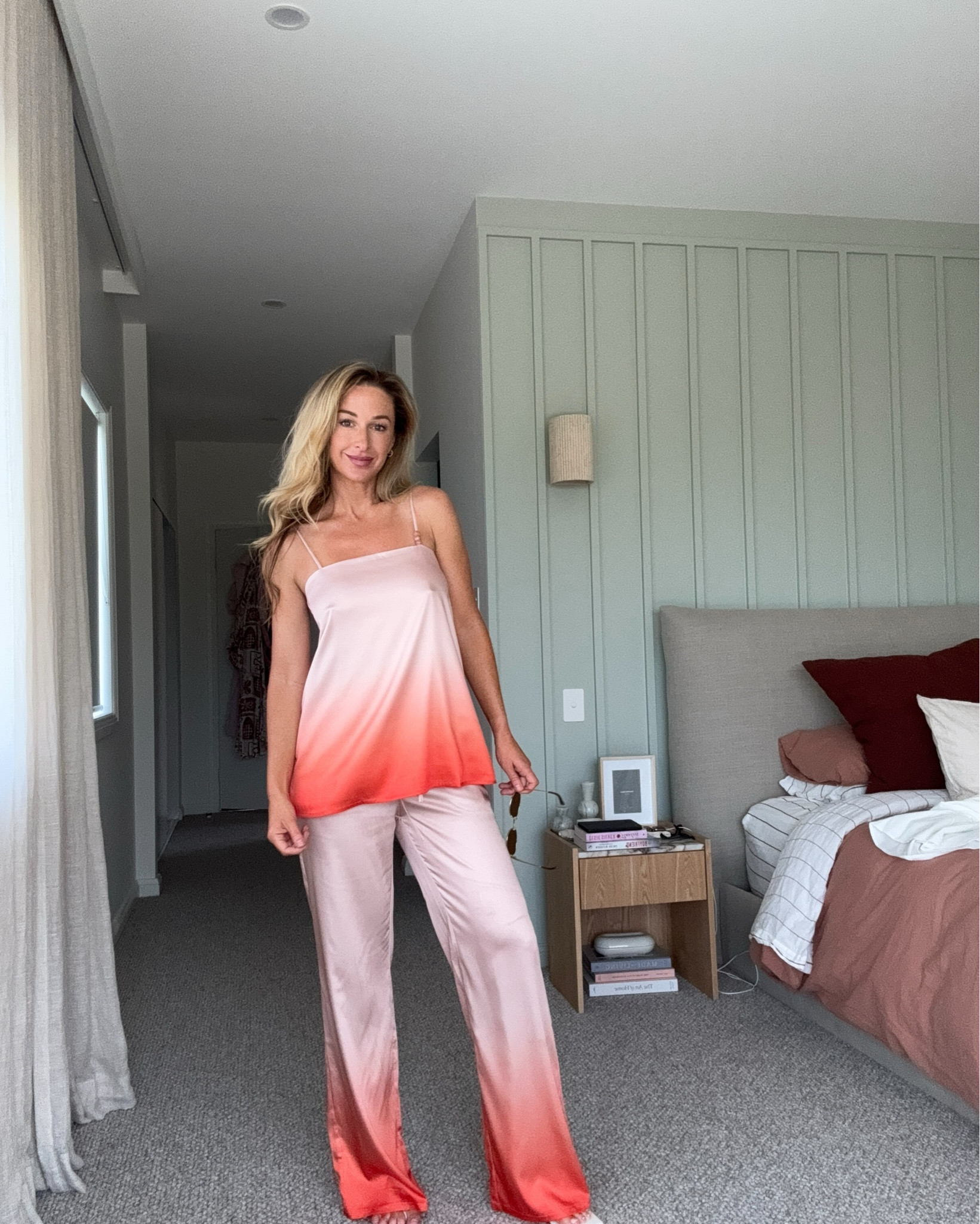 Im wearing a sunset!! 
Top and pants in a smalll

#LTKaustralia #LTKspring #LTKdatenight