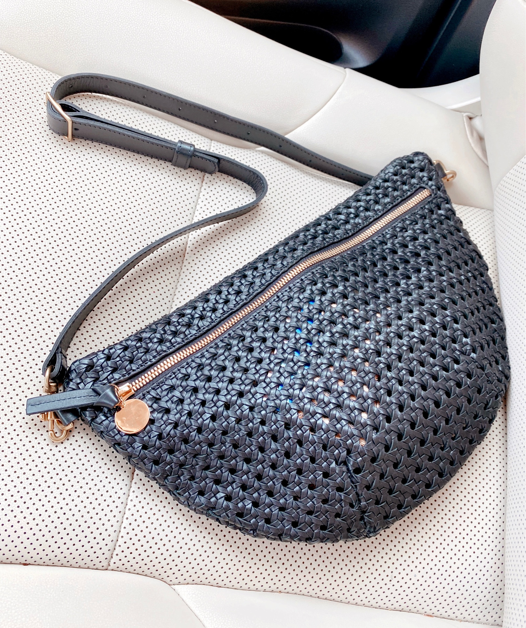 Clare V Grande Fanny in Rattan 🖤 Completely in love with this bag! It can hold a ton too! 👏🏻

Belt bag, summer fashion, handbags, rattan handbags, Clare V, Belt Bag

#LTKitbag #LTKSeasonal #LTKstyletip