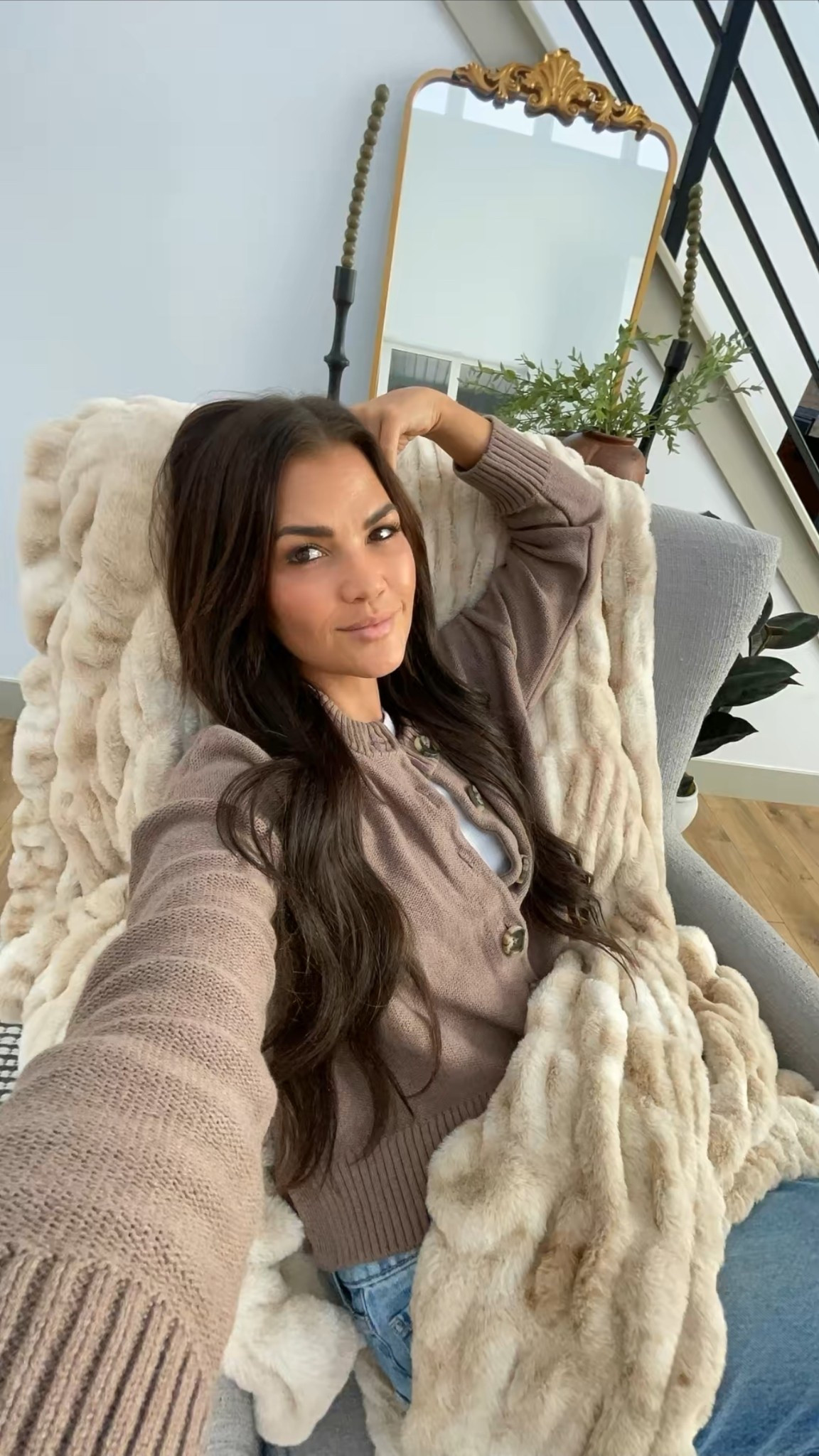 Quince Cardigan 
& 
Lola Blankets - Code: KRISTINDAVIS


#LTKGiftGuide #LTKStyleTip