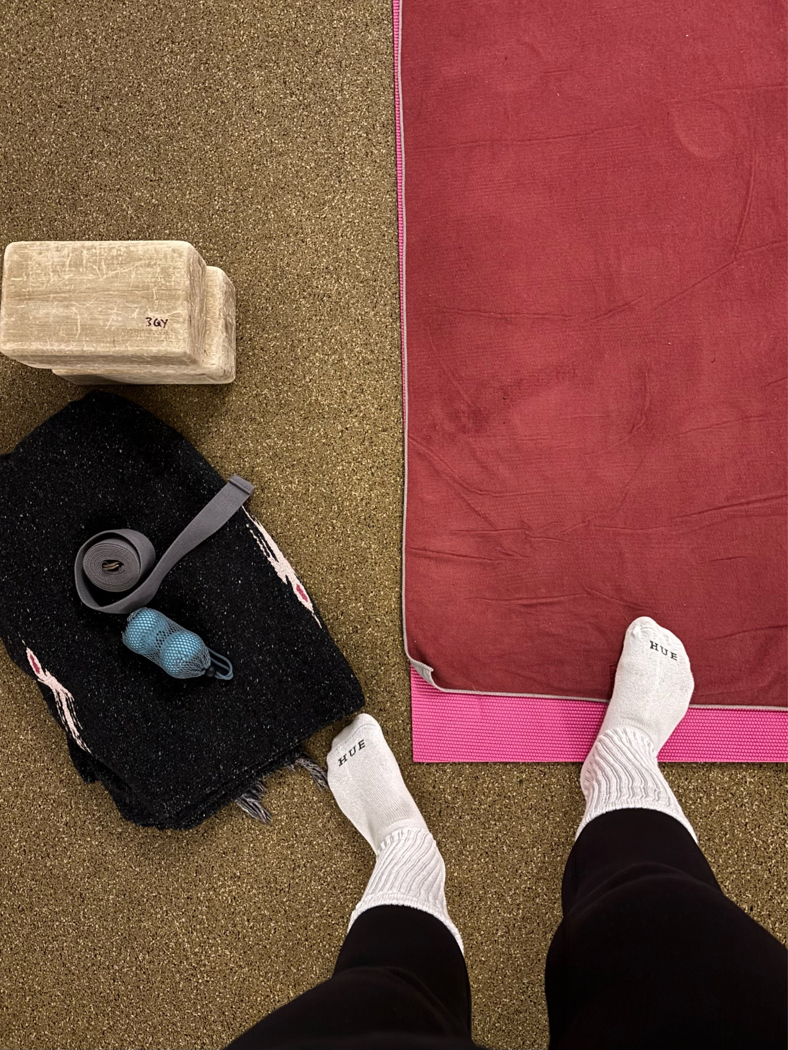 yoga 🧘🏻‍♀️ necessitiess

#LTKFitness #LTKActive #LTKOver40