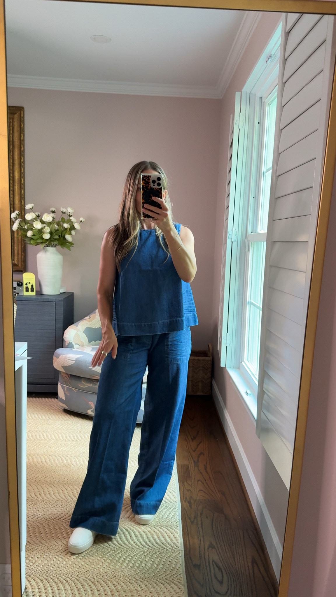 I don’t know how @Frank & Eileen do it, but they have the best fabrics. They feel so airy. I am wearing a size small.

#LTKmomlife #LTKOver40 #LTKPetite