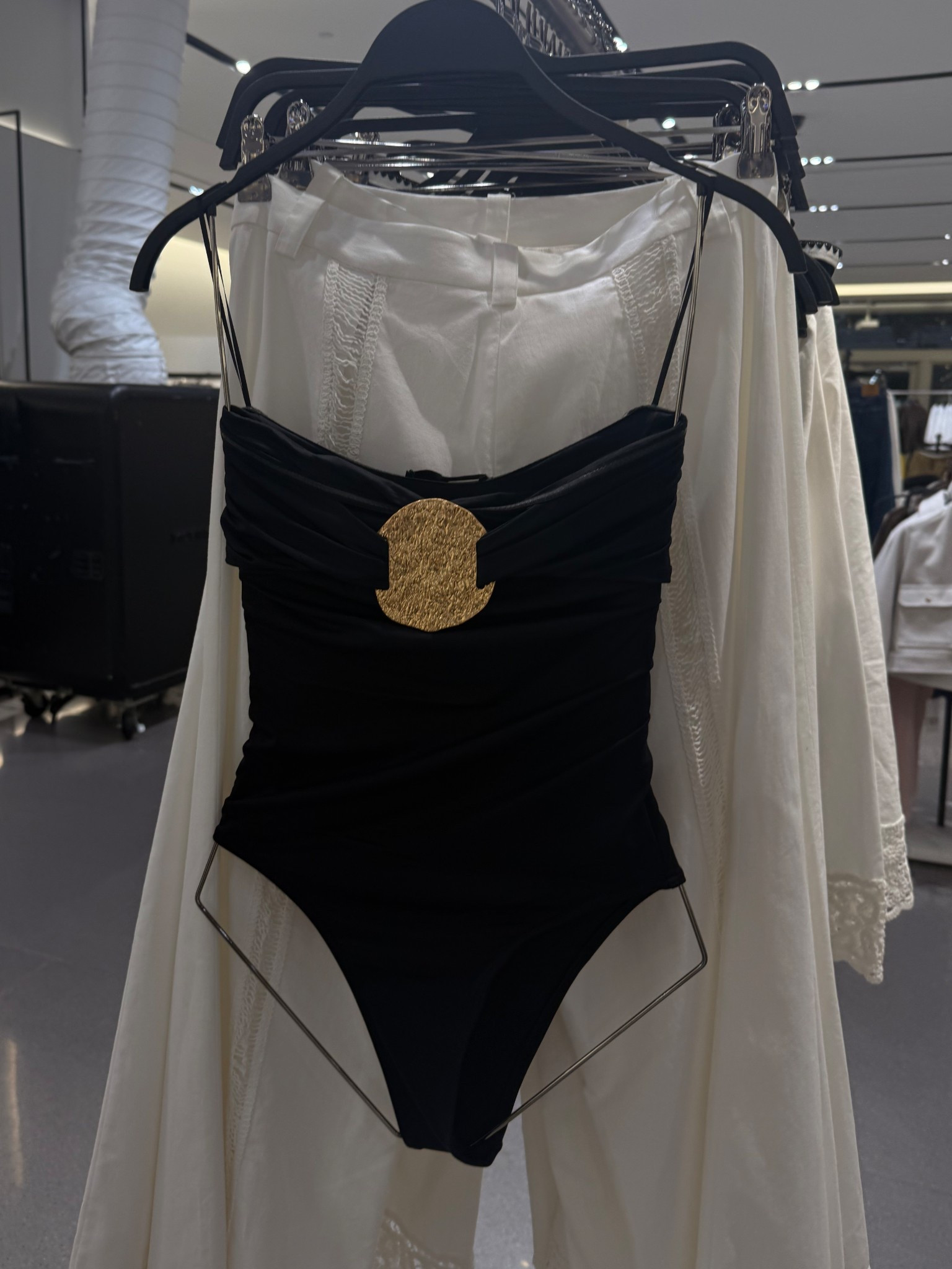 I am so shocked Zara has bikinis now!!! I got this bikini in a size XS 🤍trying to post my shopping finds in real time bc I feel like everything I like always sells out so quick lol