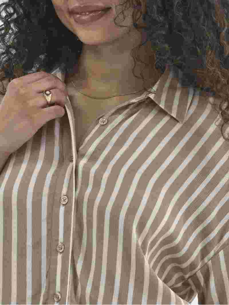 No Boundaries Woven Button Front Top and Shorts Set, 2-Piece, Women's | Walmart (US)