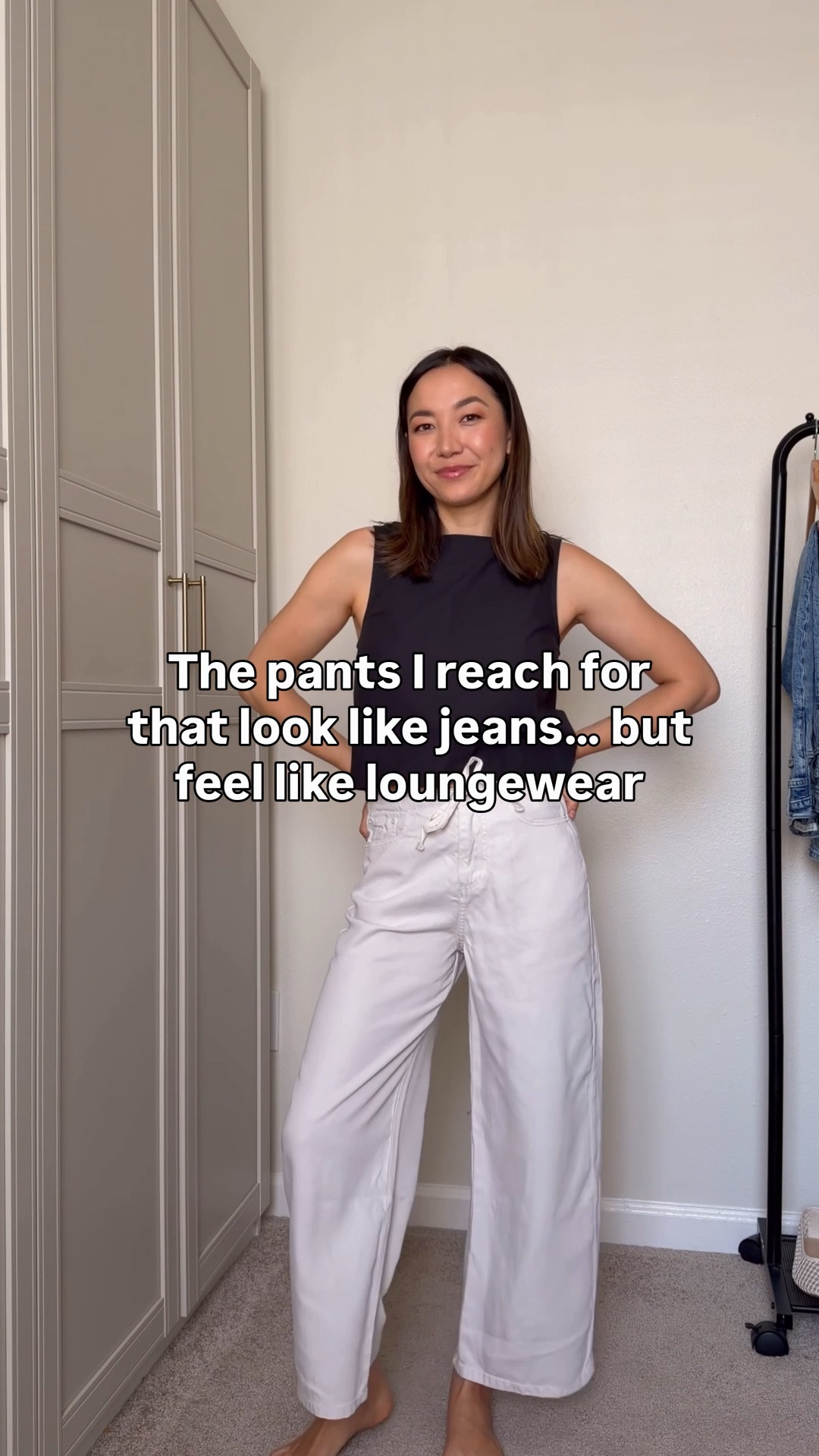 Pants that look like jeans…but feel like loungewear 

Mom outfits / casual outfits / spring summer outfits / park outfit 