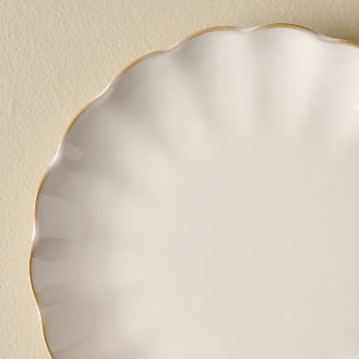 Cream Scalloped Plate | Magnolia