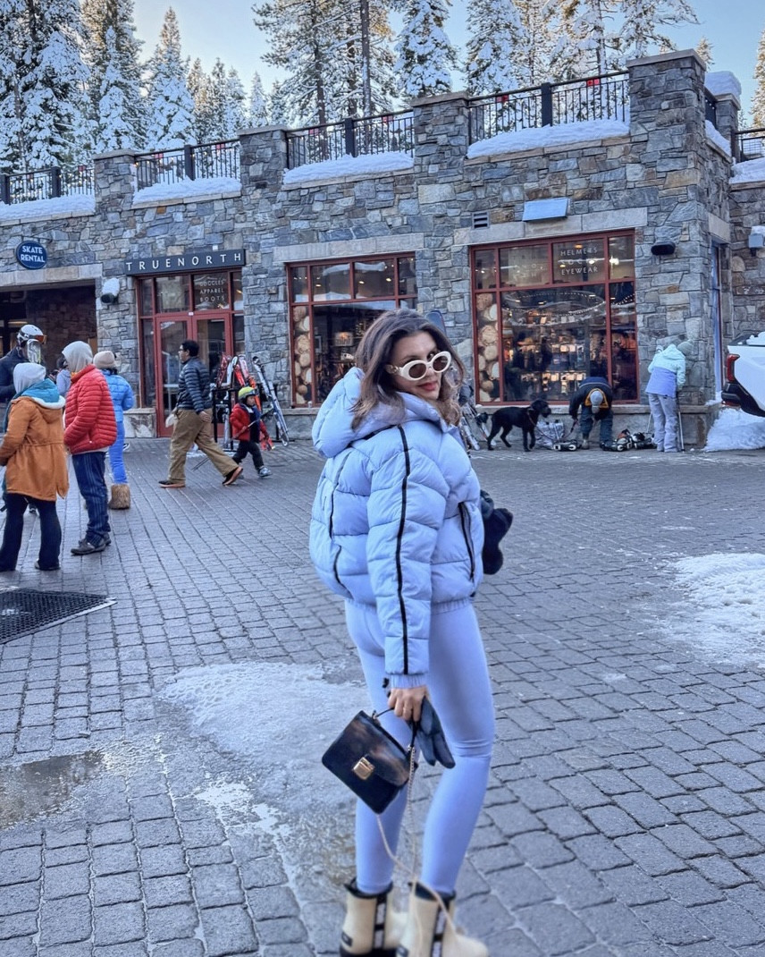 Winter frost ❄️🤍 absolutely loving this color ☃️
#winterfashion #activewear #puffer #snowgear #winterlook 

#LTKActive #LTKSeasonal #LTKGiftGuide