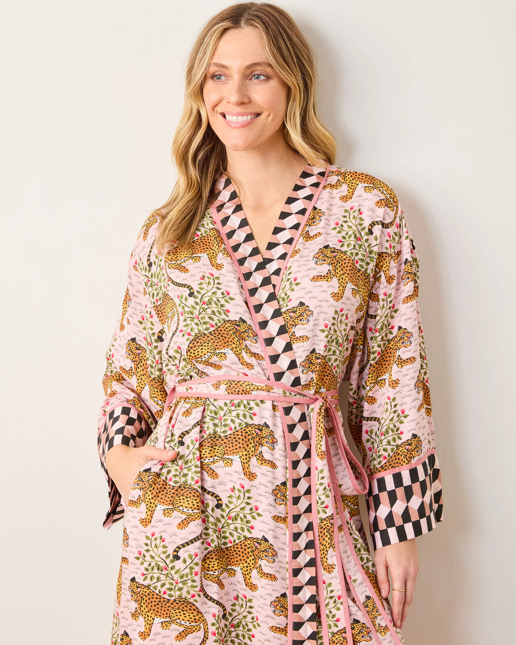Eco Silky Robe in Leopard Bagheera | Women's L/XL | Pink | | Sleepwear | Printfresh