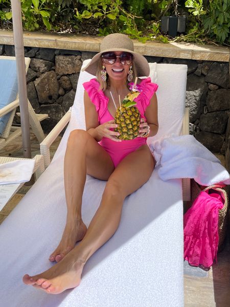 Favorite beach style and pineapple drink!

#LTKswim #LTKtravel