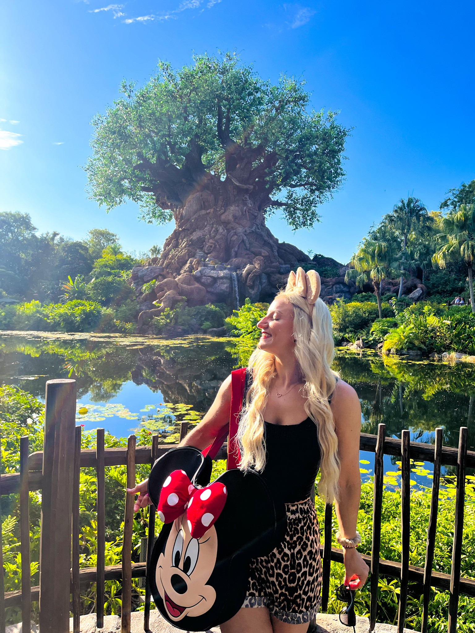 WDW Hair & Makeup GRWM!
How I style my hair for the heat and get it to stay curly and keep my face on 🥰