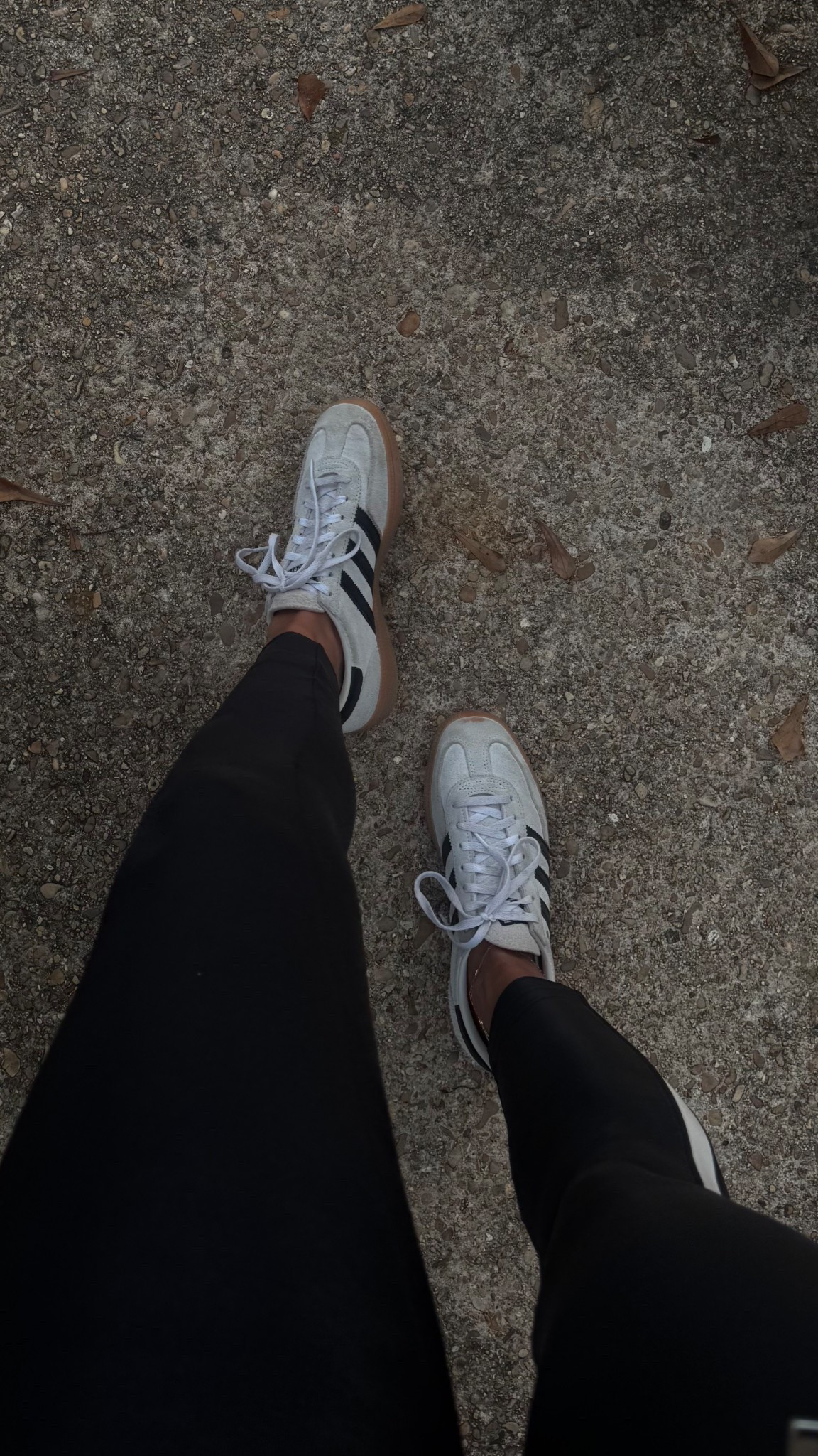 one of my most worn sneakers 🖤