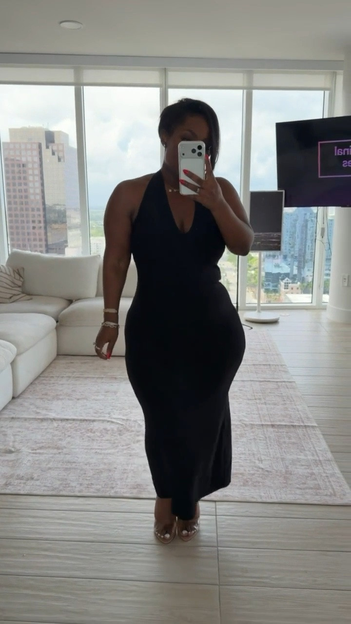 Such an easy halter dress to throw on and it’s affordable 🙌🏾 this is so versatile to wear throughout the different seasons!! Can totally dress this up or down (dress is still available in blue) 

Dress: Size L 

Linking some recent purchases from Walmart below!

#LTKSeasonal #LTKMidsize #LTKPetite