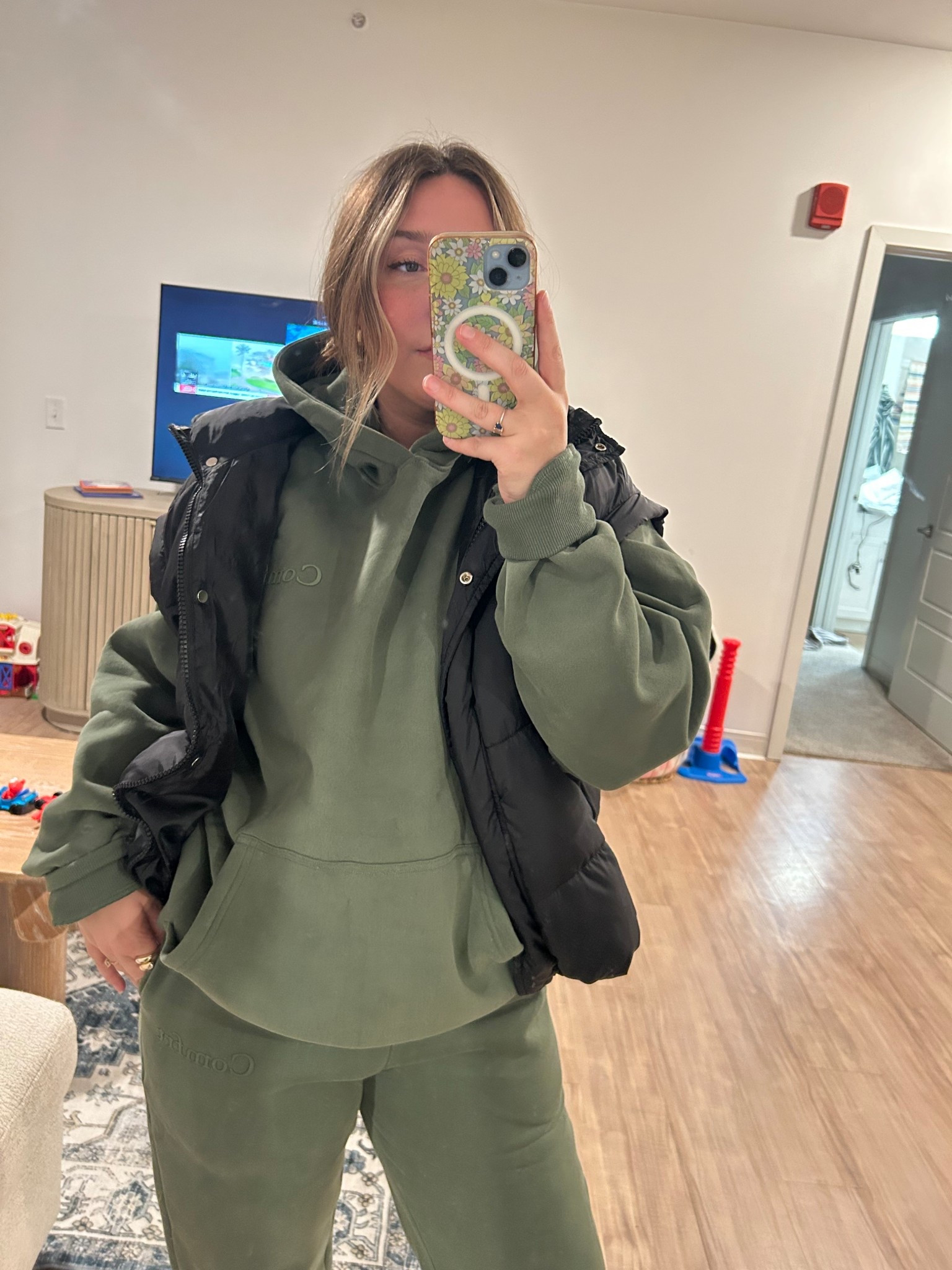 New comfrt set wearing a medium in both top in bottom! The perfect color for fall.  Would make such a great Christmas gift for someone  
@comfrt
#LTKStyleTip 

#LTKGiftGuide #LTKActive