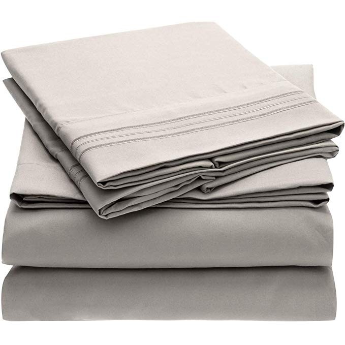 Mellanni Bed Sheet Set - Brushed Microfiber 1800 Bedding - Wrinkle, Fade, Stain Resistant - Hypoa... | Amazon (US)