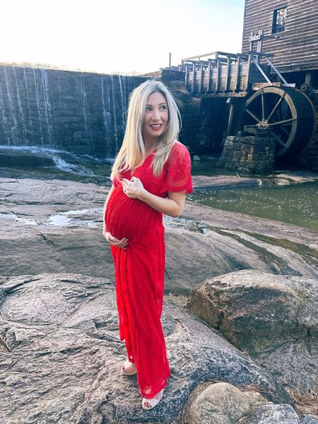 Maternity shoot dress💌  Red lace for Valentine’s Day 🌹

Maternity dress
Maternity clothes
Bump 
Pregnancy fit

#LTKFind #LTKunder100 #LTKbump