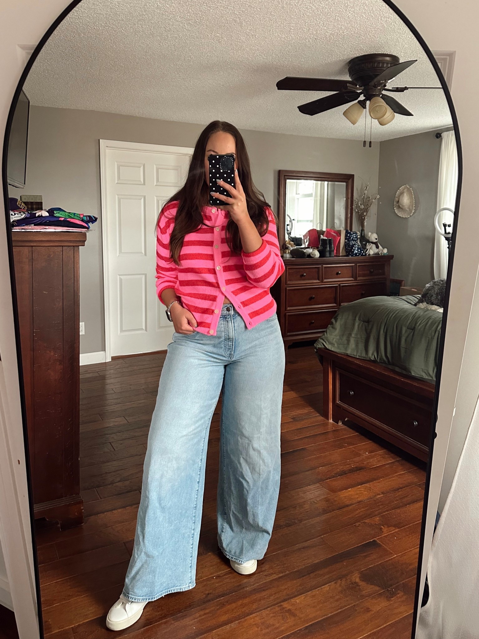 This new Target cardigan is so cute!! Comes in a few other colors!! Wearing large. Jeans are from express - wearing 14 long!


Target style
Target new arrivals
Target try on
Target tops for women

#LTKTall #LTKFindsUnder50 #LTKMidsize