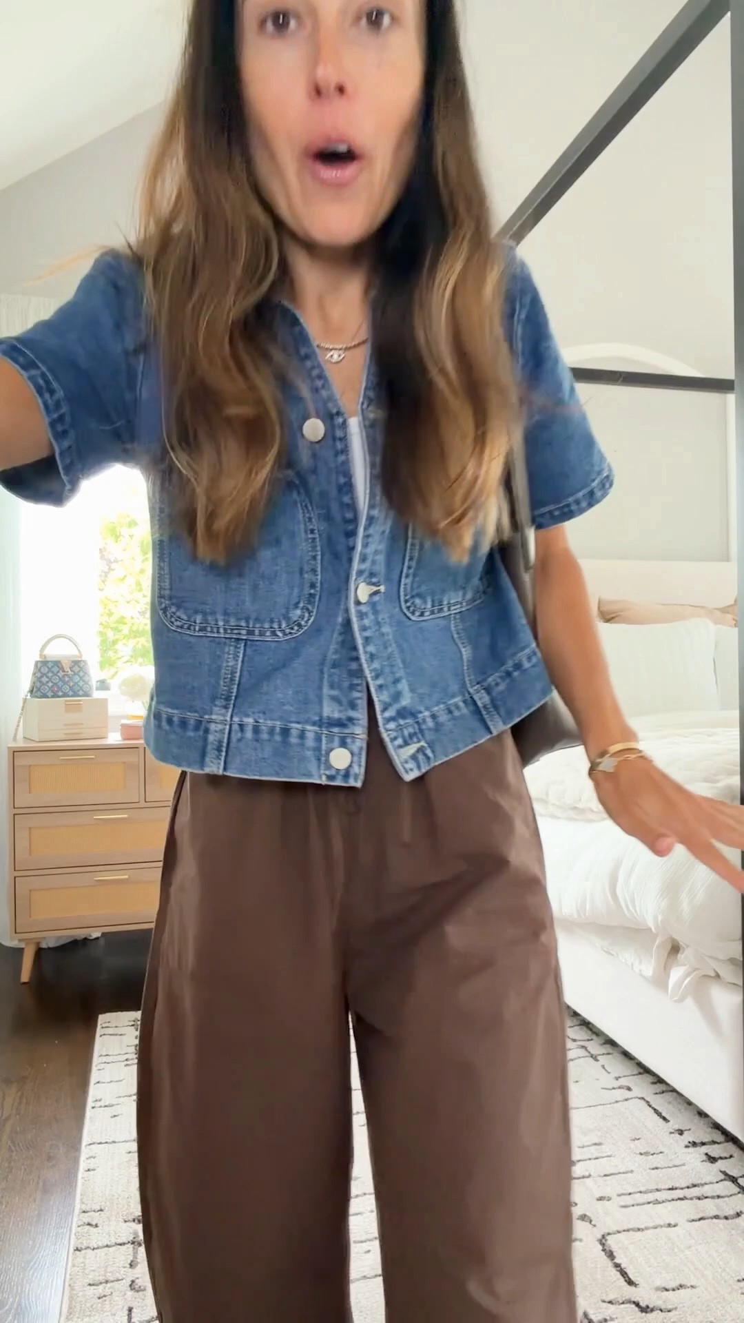 I’m sorry but HOW are these only $34?! 🤯 These chocolate-brown barrel-leg pants look and feel just like the $150+ pair—and they’re so comfy I keep reaching for them.

💌type “PANTS” and I’ll send you the links
🔗

#LTKOver40 #LTKootd #LTKmomlife