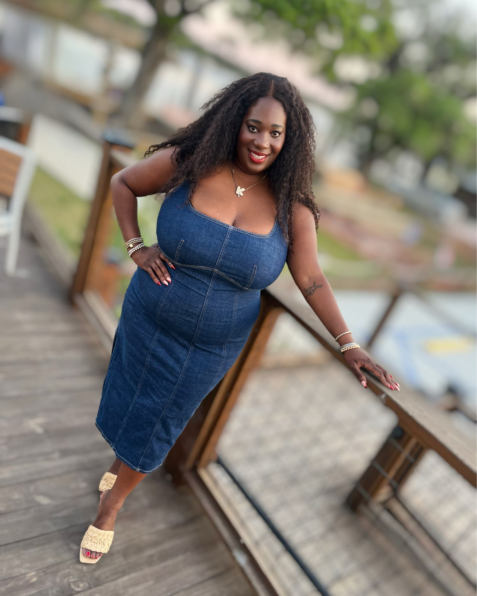 Effortless Curvy Style | Target Bodycon Denim Dress 

Denim hugs, confidence shines—this is what effortless power looks like. TING✨

This TTS dark denim dream from Target is giving body, curves, and confidence in all the right places! The structured fit, exposed seams, and square neckline take this from casual to chic with zero effort.

It hugs in all the right places and has just enough stretch to keep it comfy all day—date night, brunch, or just turning heads on the boardwalk.

#LTKStyleTip #LTKPlusSize #LTKFindsUnder50