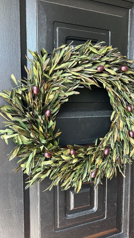 Target olive wreath