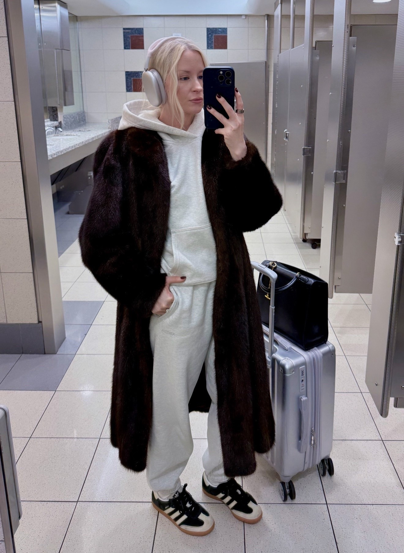 XS in both Heather Cloud White