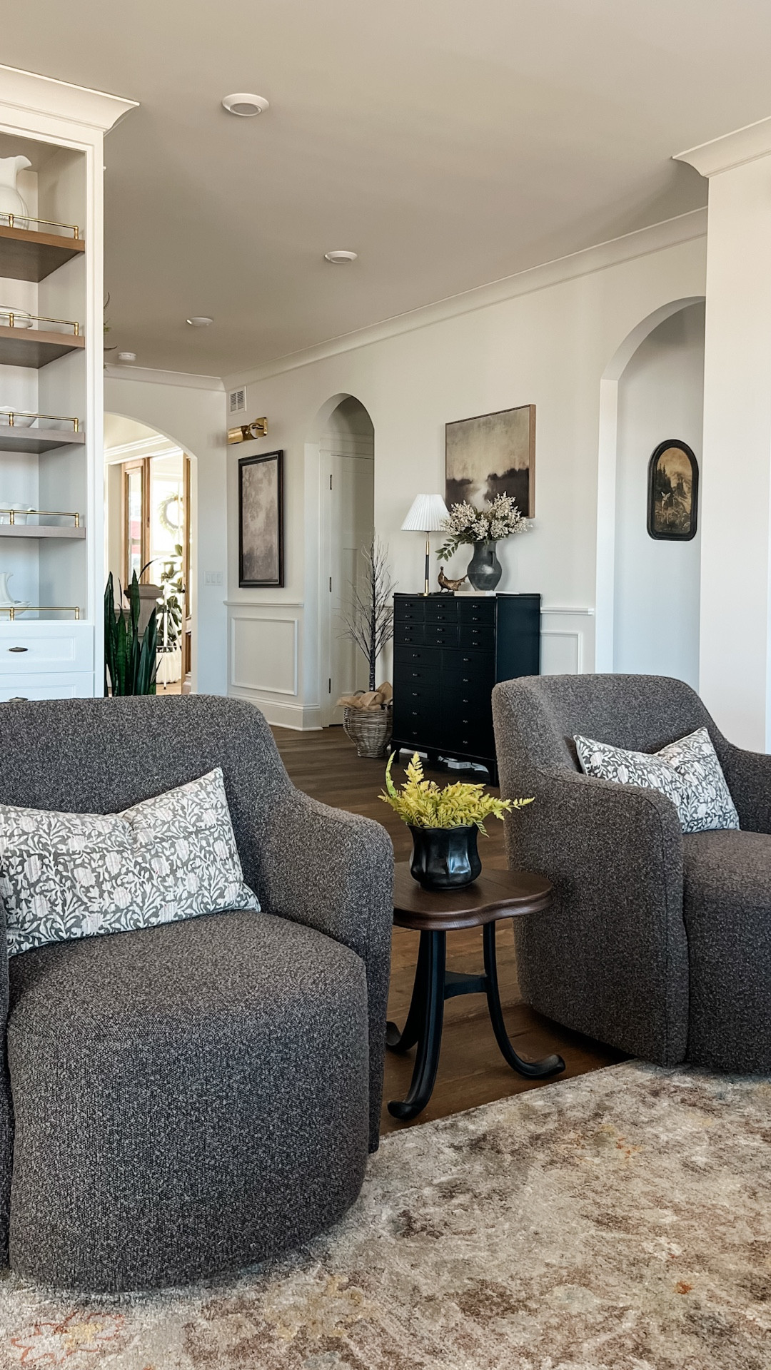 Cozy & Affordable Swivel Chairs.  These chairs have been the perfect addition to my great room.  These chairs are so comfortable and stylish!



#LTKSeasonal #LTKHome #LTKFindsUnder100