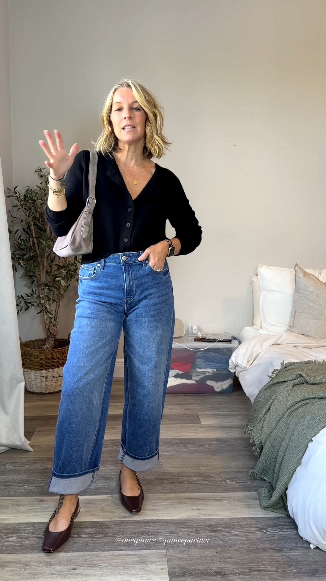 🤍 an ivory cable-knit cardigan [M]
🖤 a black cashmere cardigan [M]
👖 medium-wash barrel jeans [8 reg]
✨ a lace-trim satin skirt [M]

@Quince #quincepartner

#LTKgrwm #LTKootd #LTKPetite