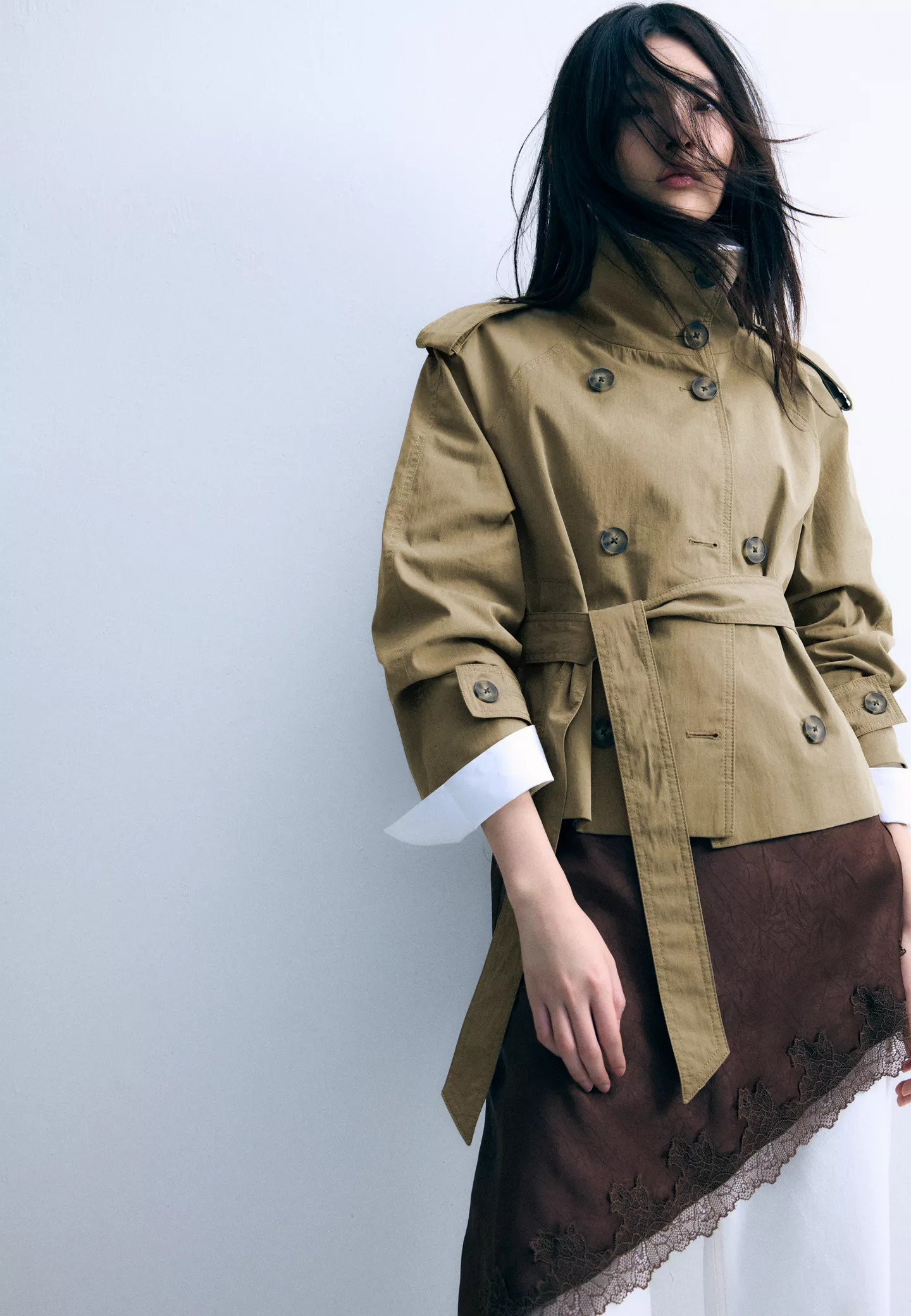 Trench court col montant ceinture - Mode femme | Stradivarius France | Stradivarius (FR)