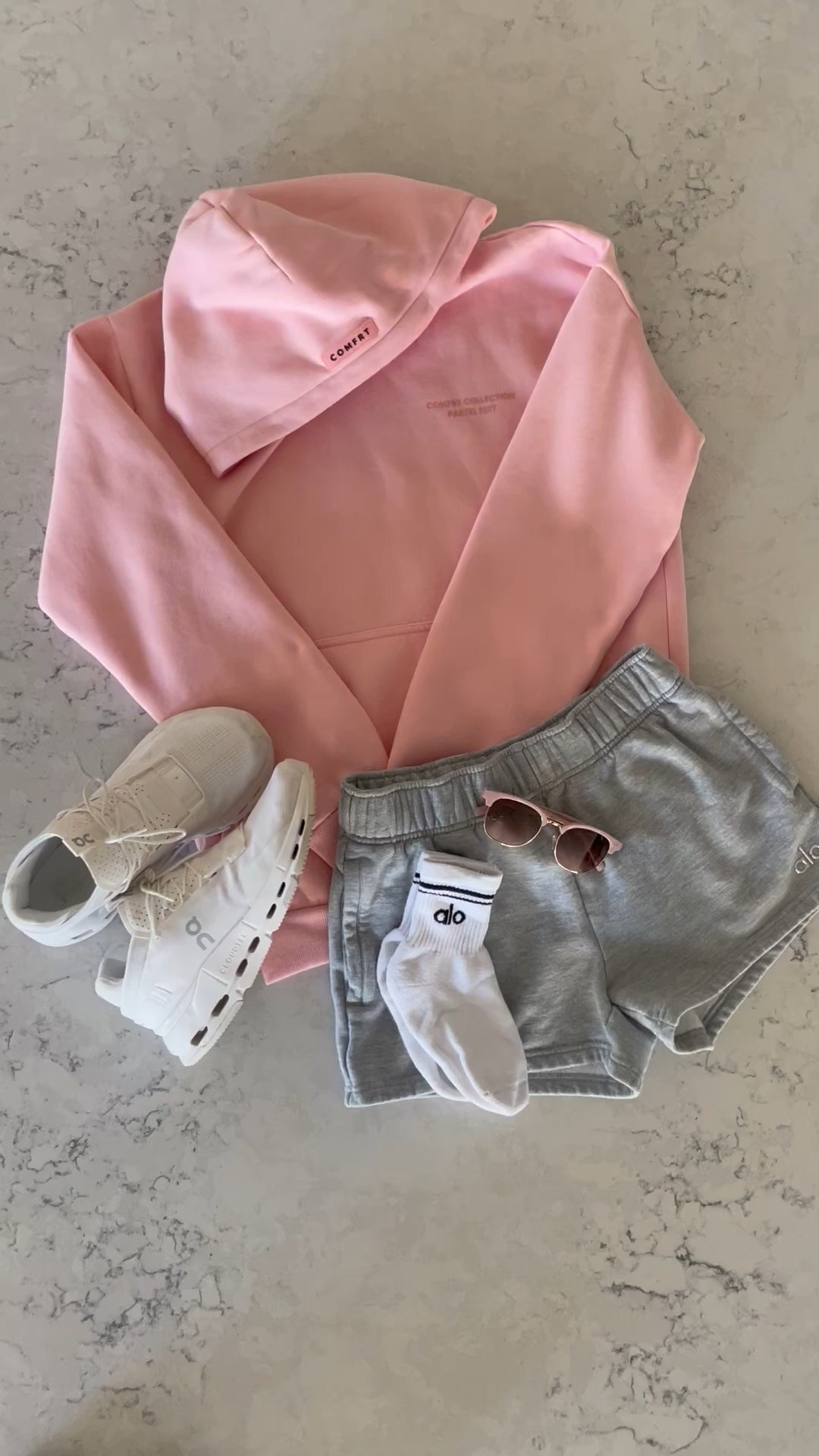 Sporty fashion… #teenfashion #alo #oncloud #athleisure

#LTKWatchNow #LTKActive #LTKSpringSale