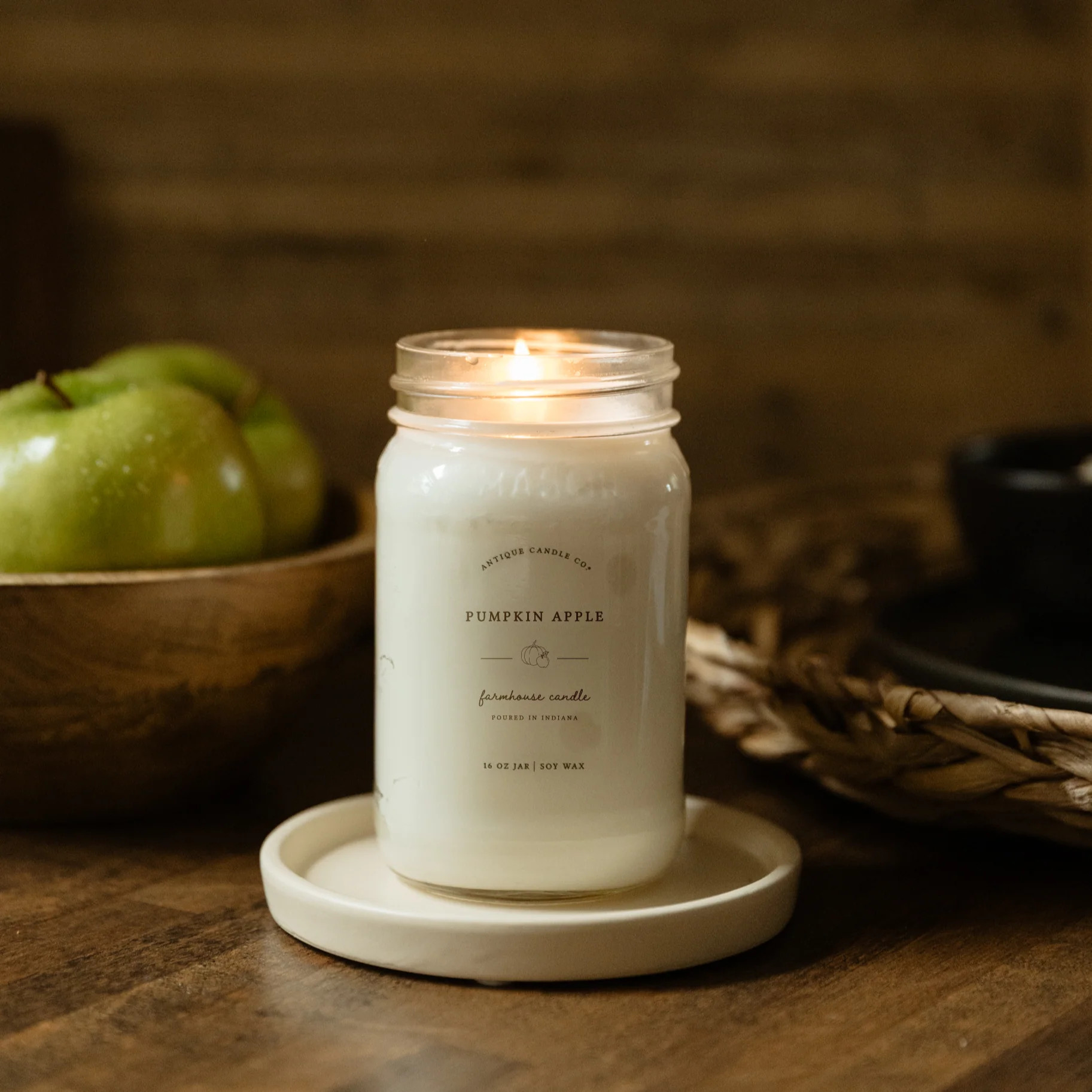 Pumpkin Apple 16 oz candle | Antique Candle Co.