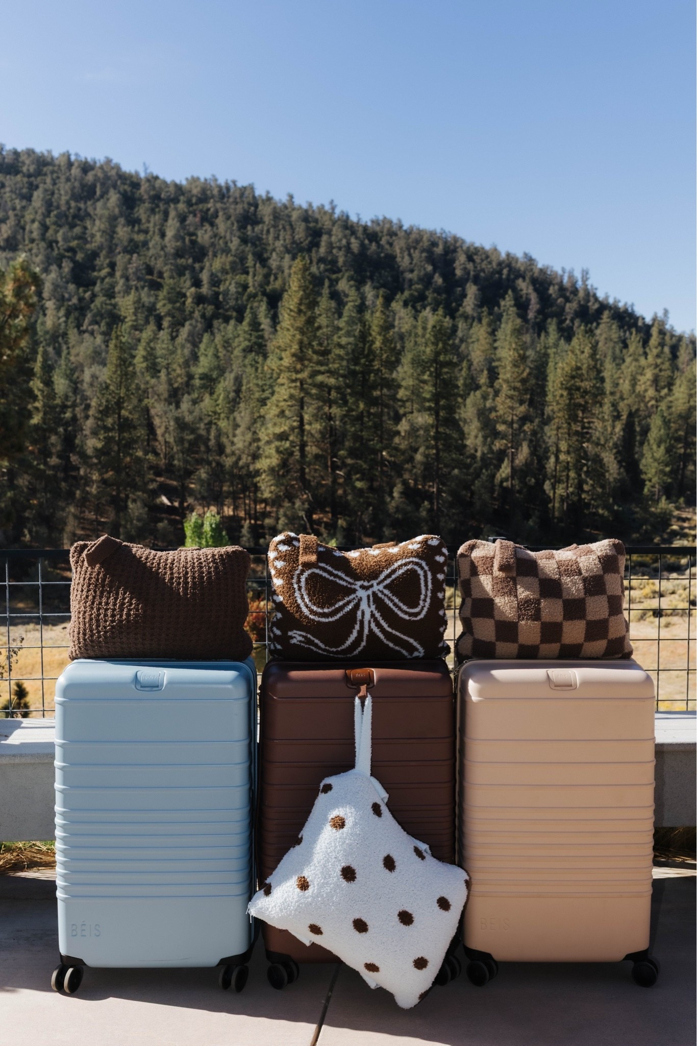 New @Staykation Quillows!!! Snag these tomorrow!!!

#LTKTravel