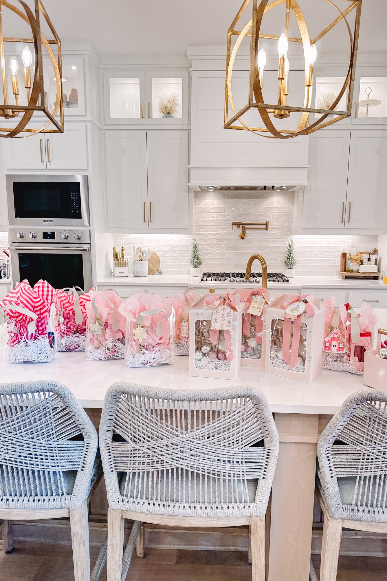 It’s the most wonderful time of the yearrr 🎶💕

#LTKsalealert #LTKHoliday #LTKSeasonal