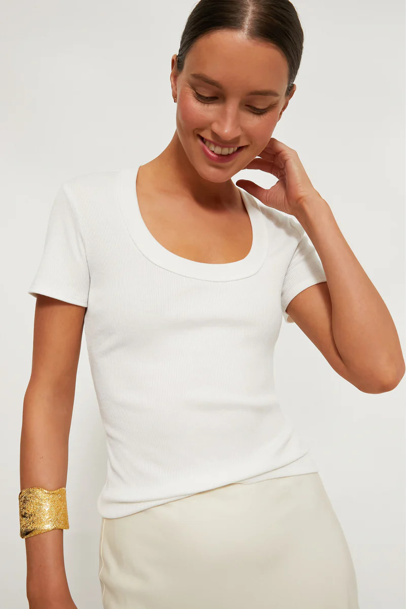 White Scoop Neck Tee | Tuckernuck (US)