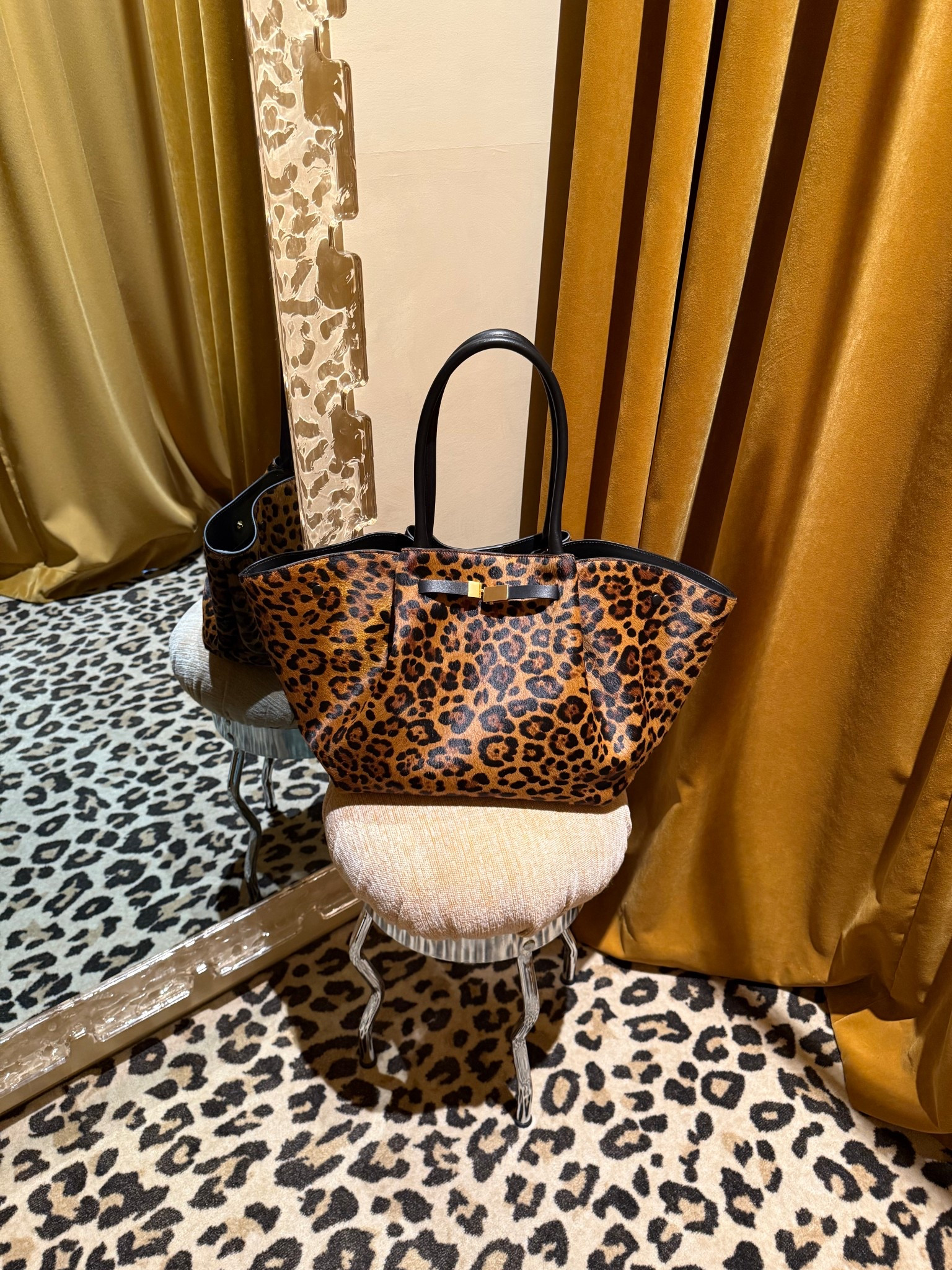 The coolest bag AND if it’s a laptop!

#LTKaustralia #LTKFashionMonth #LTKworkwear