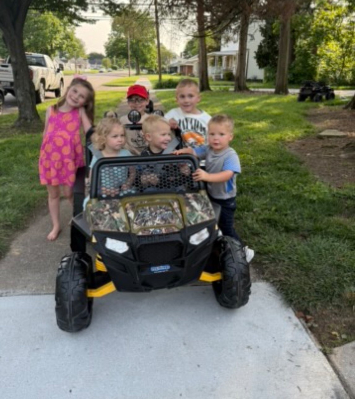 If you’re looking for an Easter gift idea… THESE 👏
Tate has been obsessed and I know this is going to be our go-to all summer ☀️🏁