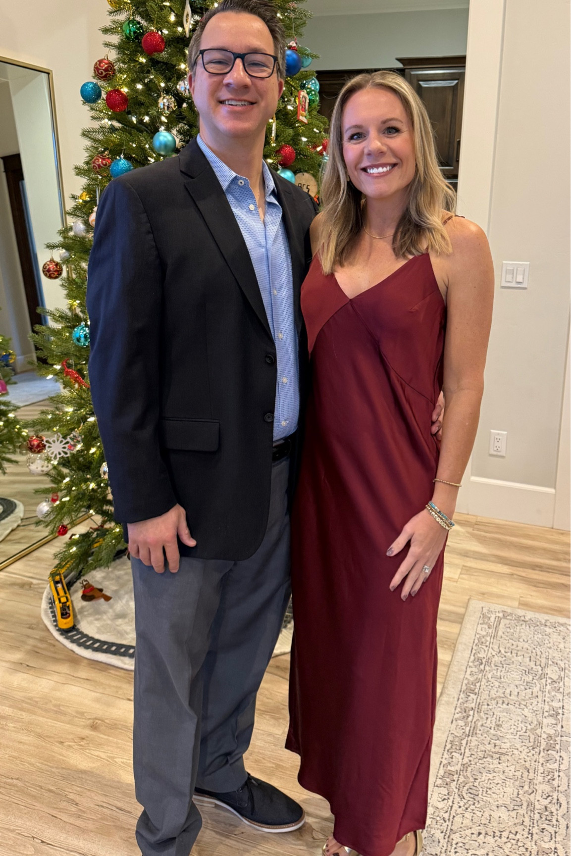 Holiday Party Outfit | Cocktail dress | Christmas dress | Mom fashion 

#LTKParties #LTKHoliday #LTKStyleTip