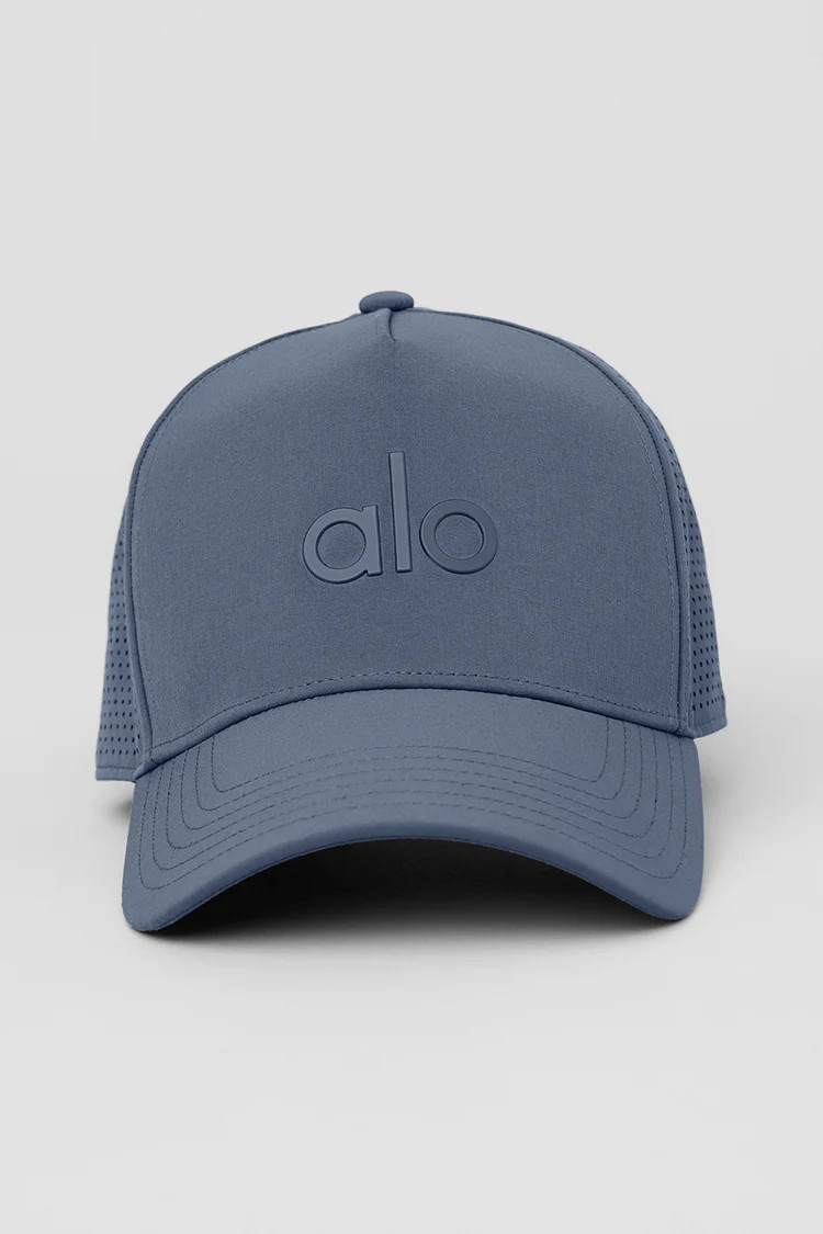Performance District Trucker Hat - Bluestone | Alo Yoga (US)