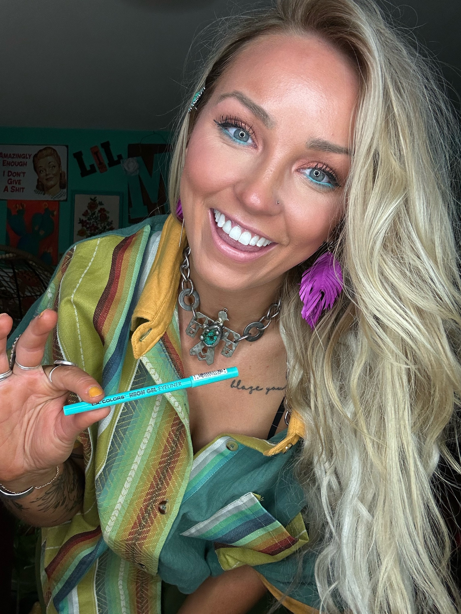 Turquoise Liner! 

Shirt Referral link. https://www.staygoldenboutique.net/?ref=5pi60e6x Coupon code CHELSEAJO 

Necklace Dirt Road Fashionista https://dirtroadfashionista.com/ Discount CHELSEA15 

Earrings https://plunderdesign.myvoffice.com/collab/CJsummerbash 
