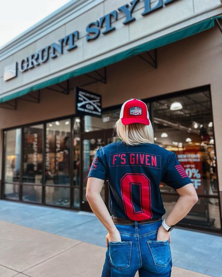 We don’t gate-keep ‘round these parts 👢🎁🎶 @gruntstyle has a Norfolk Premium Outlet location AND they are selling tickets to @thepatrioticfestival in store — pro tip: get your outfit & tickets in one spot 😉🤙🏼 && I AM GIFTING $150 TO GRUNT STYLE RIGHT THIS VERY SECOND 💰💰 here’s how to enter:

🇺🇸 LIKE this photo ✨
🇺🇸 FOLLOW @ambermiller9  @gruntstyle @sevenvenues & @thepatrioticfestival
🇺🇸 TAG who you’re taking to the concert 👏🏼 each tag is an extra entry!

The winner will be chosen on February 7 👏🏼👏🏼 stay tuned and keep checking back on my stories for pop up opportunities for extra entries 🤍🗳️ 

Grunt Style will be on site Friday, Saturday and Sunday starting at 5 p.m. on Scope Plaza for live concerts with @973theeagle & party zone✨check out this legendary line up for this years country festival weekend in the 757 ….

⚡️Thursday (May 23): @warrenzeiders — with opener: @alanaspringsteen 
⚡️Friday (May 24): @bailey.zimmerman — with openers: @natesmith & @joshrossmusic 
⚡️Saturday (May 25): @hardy — with opener: @ellalangleymusic 
⚡️Sunday (May 26): @zacbrownband — with opener: @megmoroney 

Don’t forget to snag your single day tickets or 3-day passes from SevenVenues website at SevenVenues.com for 2024 Patriotic Festival 🤍 I’ll be there all weekend, so can’t wait to hang out with y’all! Let’s get rowdy 🤙🏼👀

#patrioticfestival #sevenvenues #norfolkva #norfolkvirginia #norfolkscopearena #norfolkscope #baileyzimmerman #hardy #zacbrownband #countrymusic #countryconcertoutfits #countryconcert #meganmoroney #ellalangley #natesmith #joshross #alanaspringsteen #gruntstyle #gruntstyleclothing

#LTKparties #LTKSeasonal #LTKMostLoved