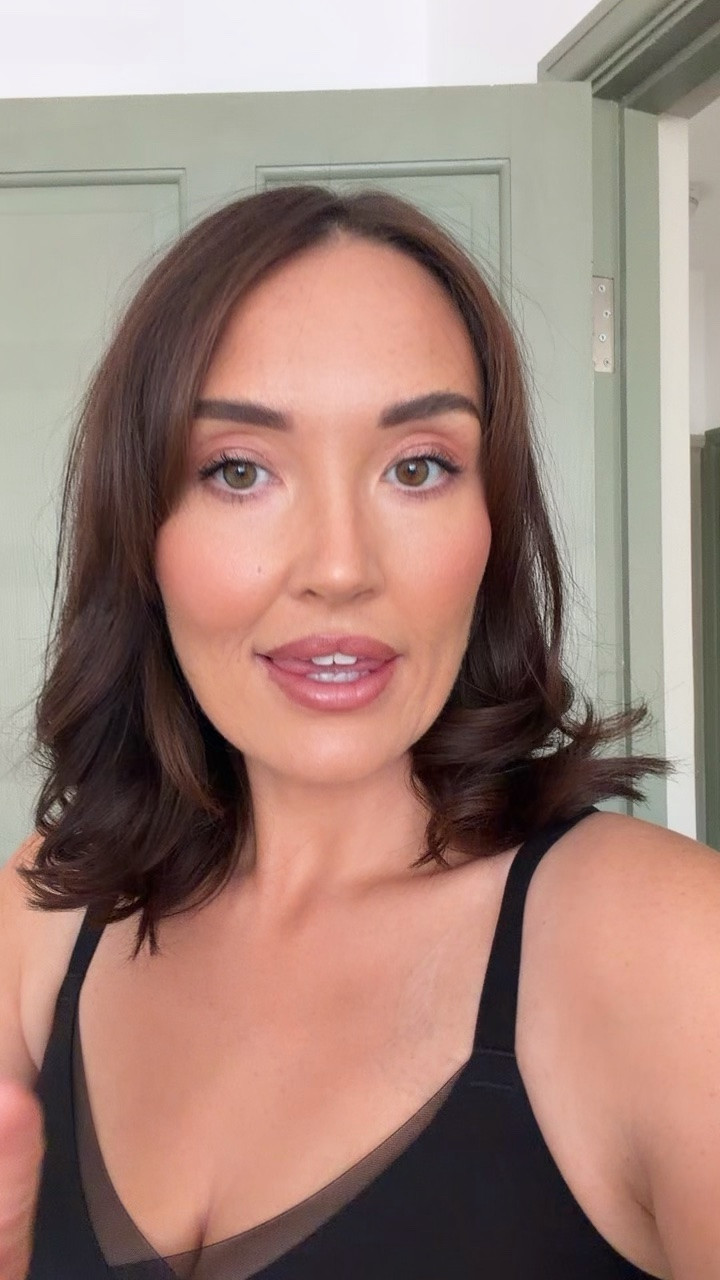 Wearing the shade 90s nude in the liner. Then shade berry haze on the oil balm on top 💕

#LTKbeauty #LTKuk #LTKsummer