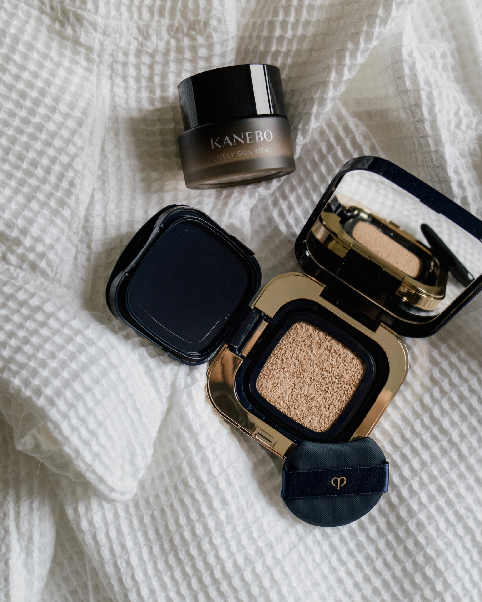 The most luxe cushion that applies like a dream #cledepeaubeaute

#LTKGiftGuide #LTKHoliday #LTKbeauty